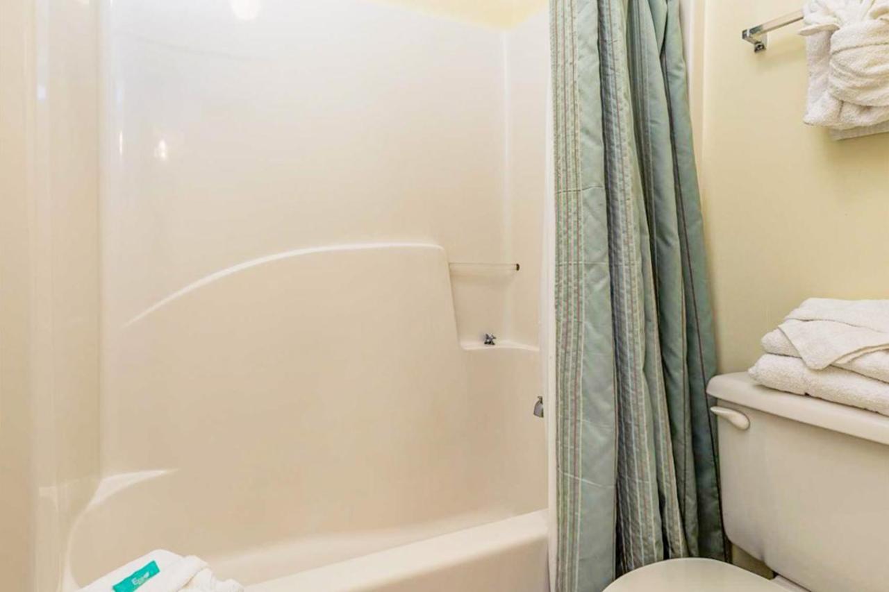 Tradewinds Condos II Orange Beach Room photo