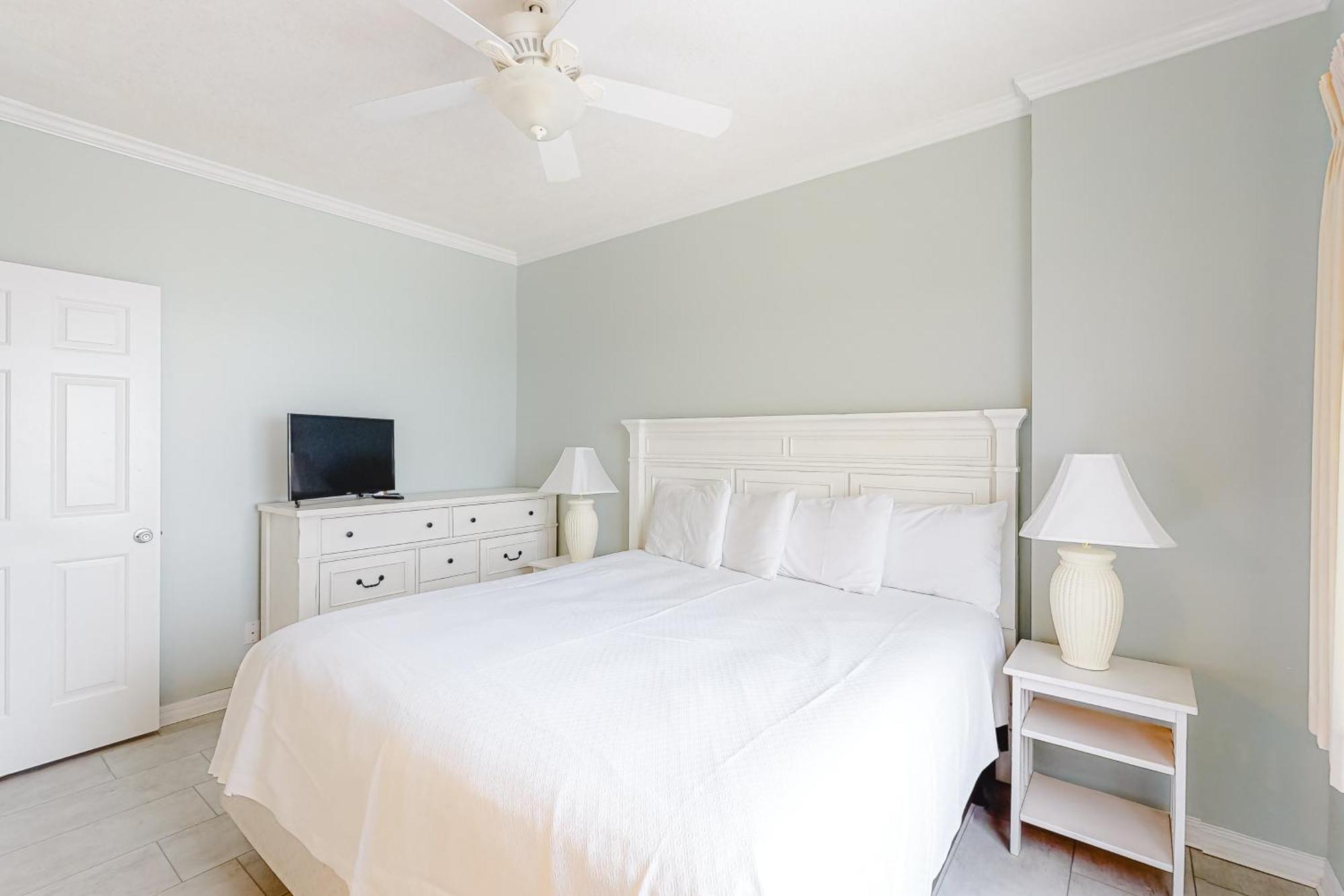 Tradewinds Condos II Orange Beach Room photo