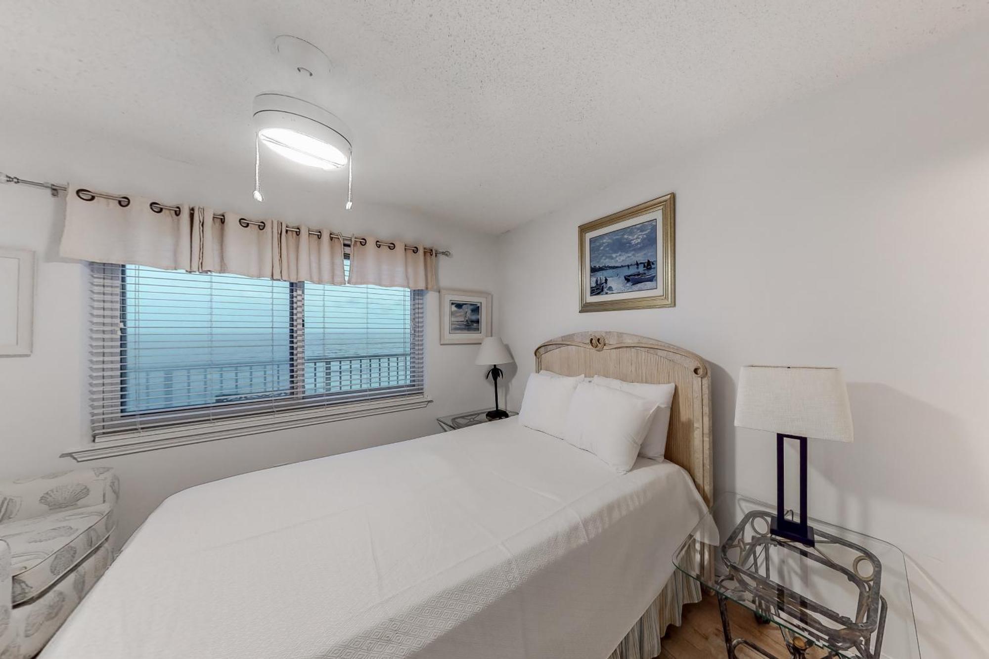 Tradewinds Condos II Orange Beach Room photo